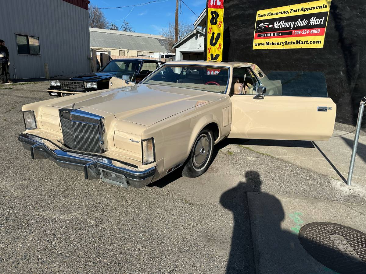 Lincoln-Mark-v-1979-yellow-182778-3