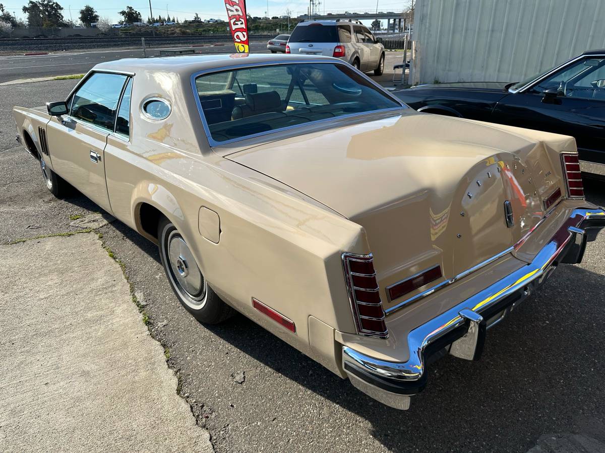 Lincoln-Mark-v-1979-yellow-182778-7