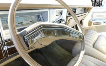 Lincoln-Town-Car-1978-Beige-Beige-108740-10