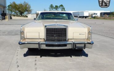 Lincoln-Town-Car-1978-Beige-Beige-108740-2