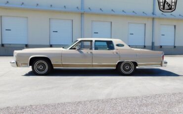 Lincoln-Town-Car-1978-Beige-Beige-108740-5