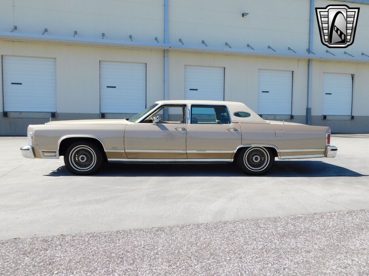 Lincoln-Town-Car-1978-Beige-Beige-108740-5