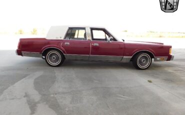 Lincoln-Town-Car-1989-Burgundy-Burgundy-23234-3