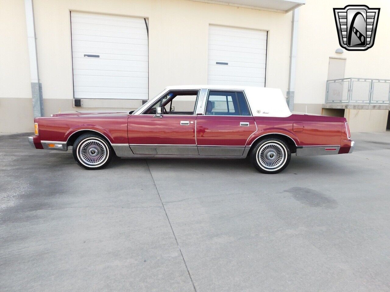 Lincoln-Town-Car-1989-Burgundy-Burgundy-23234-5