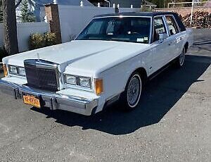 Lincoln Town Car  1989