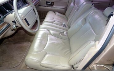 Lincoln-Town-Car-1992-Medium-Mocha-Metallic-Tan-94618-24