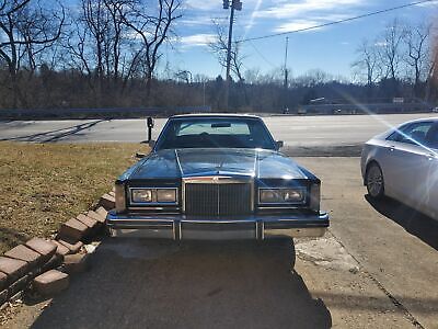 Lincoln-Town-Car-Berline-1987-Black-Gray-160934-1