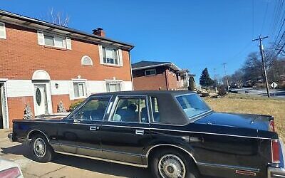 Lincoln Town Car Berline 1987 à vendre