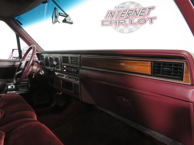 Lincoln-Town-Car-Berline-1988-Maroon-Red-11370-11