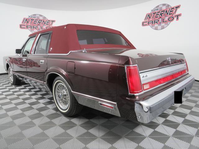 Lincoln-Town-Car-Berline-1988-Maroon-Red-11370-4