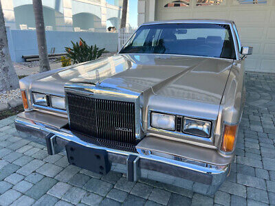 Lincoln-Town-Car-Berline-1989-Gold-Blue-21042-13