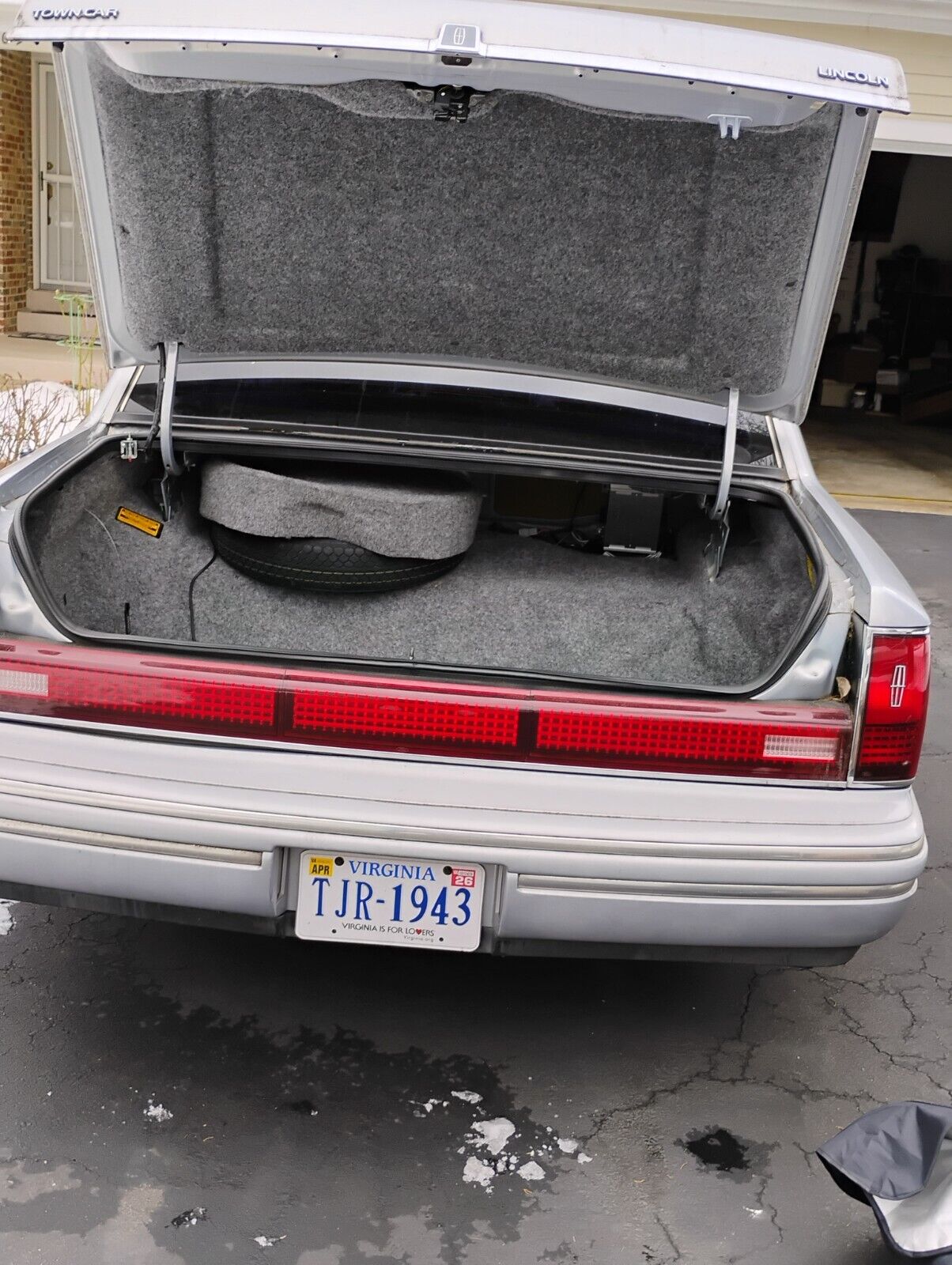 Lincoln-Town-Car-Berline-1993-Silver-Gray-90123-13