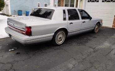 Lincoln-Town-Car-Berline-1993-Silver-Gray-90123-8