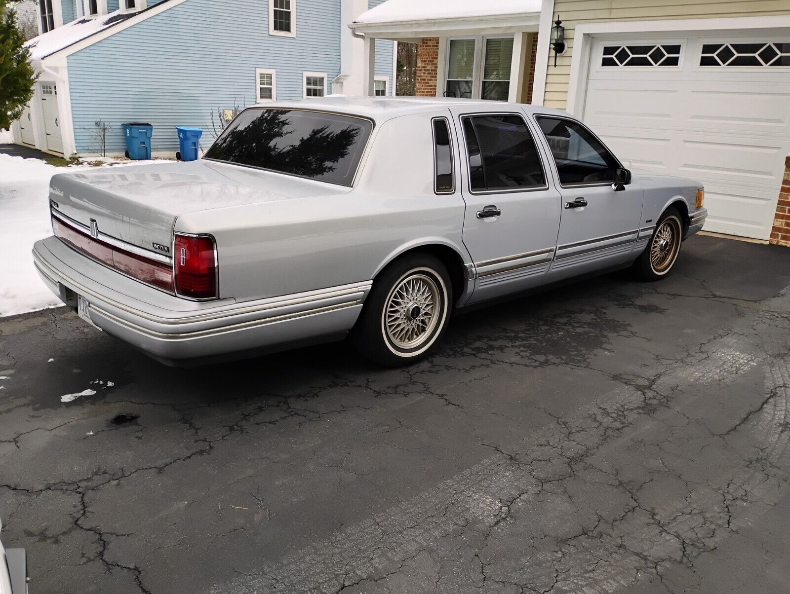 Lincoln-Town-Car-Berline-1993-Silver-Gray-90123-8