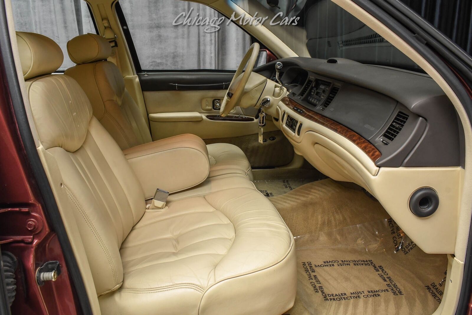 Lincoln-Town-Car-Berline-1995-Berry-Pearl-Metallic-Cream-70822-16