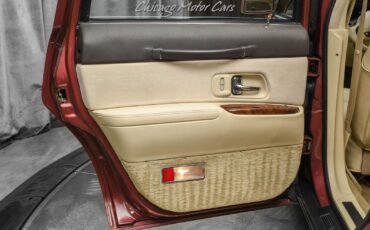 Lincoln-Town-Car-Berline-1995-Berry-Pearl-Metallic-Cream-70822-25