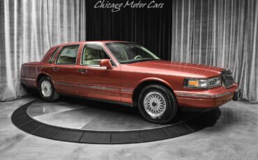 Lincoln-Town-Car-Berline-1995-Berry-Pearl-Metallic-Cream-70822-5