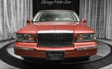 Lincoln-Town-Car-Berline-1995-Berry-Pearl-Metallic-Cream-70822-6