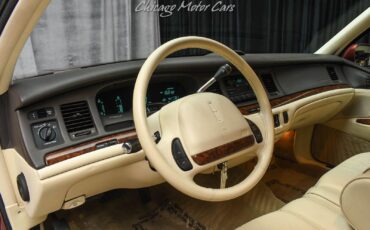 Lincoln-Town-Car-Berline-1995-Berry-Pearl-Metallic-Cream-70822-7