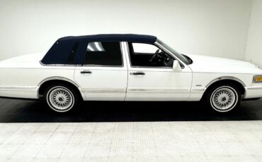 Lincoln-Town-Car-Berline-1995-White-Blue-213373-5