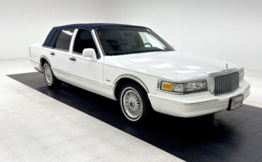 Lincoln-Town-Car-Berline-1995-White-Blue-213373-6