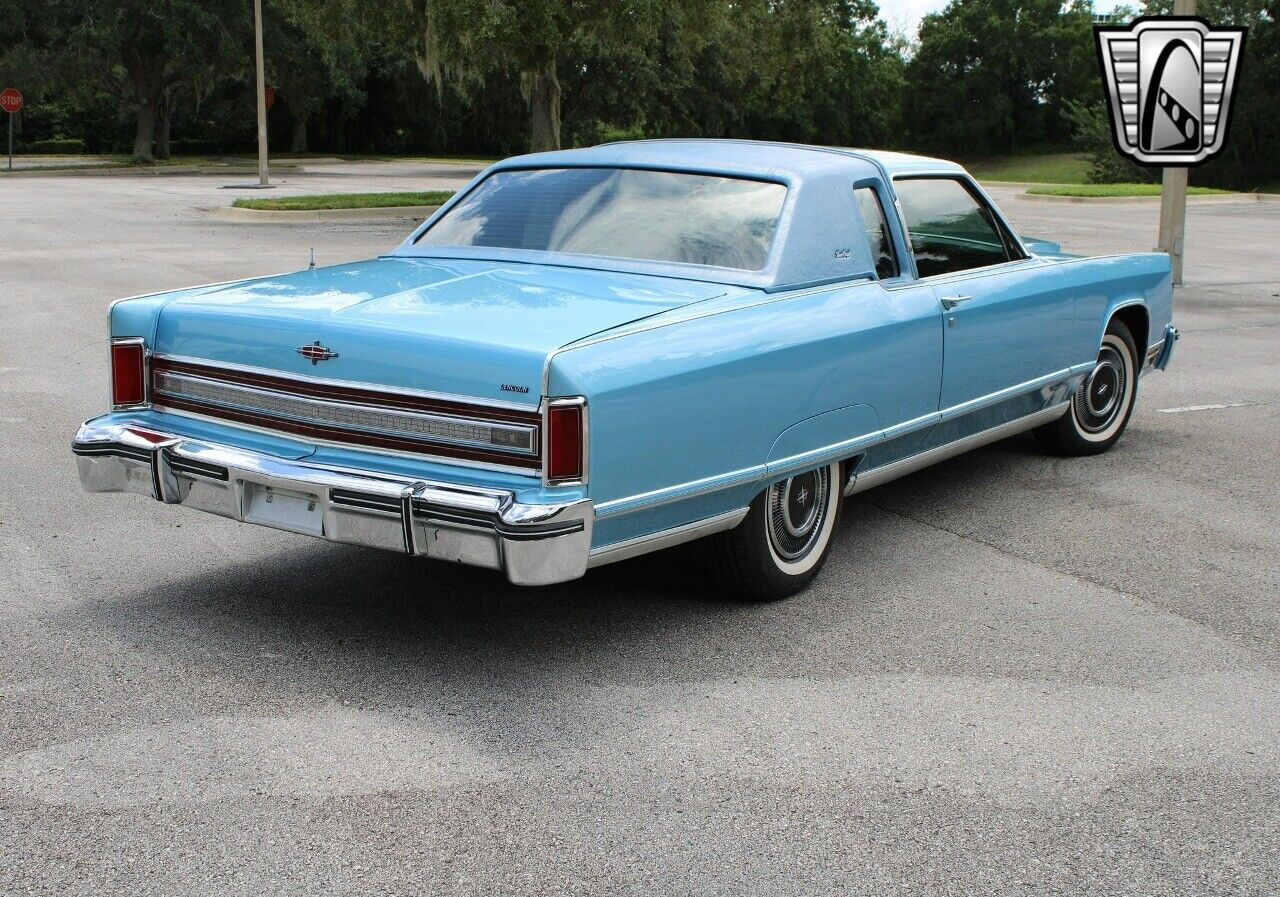 Lincoln-Town-Car-Coupe-1977-Blue-Blue-134910-7