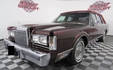 Lincoln-Town-car-1988-custom-11370-2