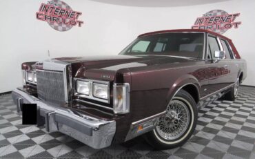 Lincoln-Town-car-1988-custom-11370