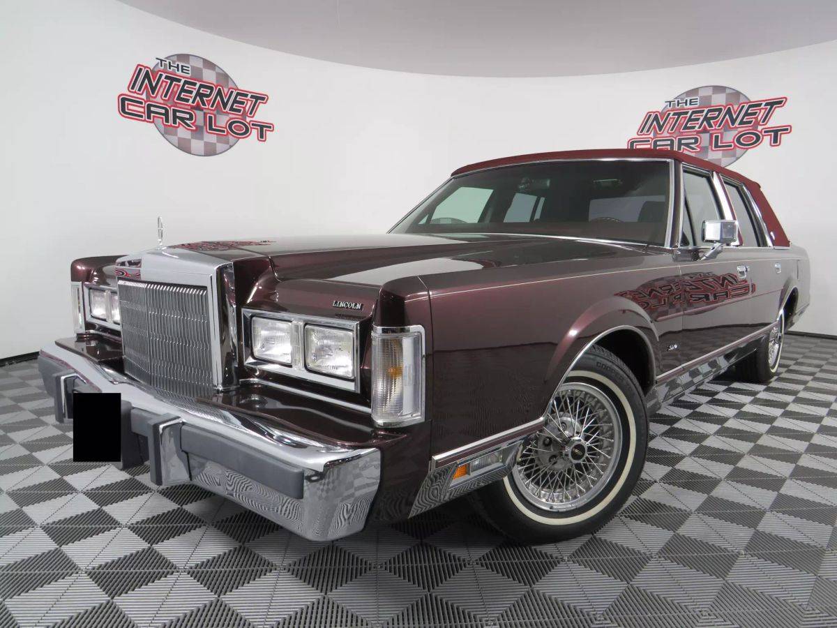 Lincoln-Town-car-1988-custom-11370