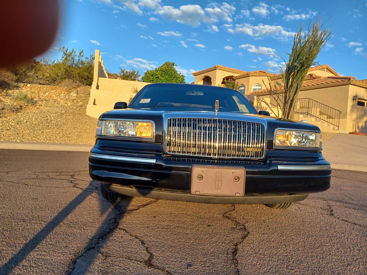 Lincoln-Town-car-congressional-series-1995-black-61155-6