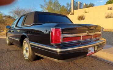 Lincoln-Town-car-congressional-series-1995-black-61155-8