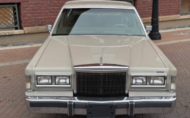 Lincoln-Town-car-signature-tournament-edition-1988-brown-124545-1