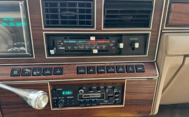 Lincoln-Town-car-signature-tournament-edition-1988-brown-124545-12