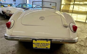 MG-MGA-1956-White-Brown-2-14