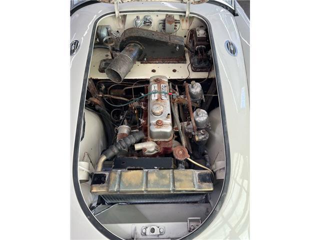 MG-MGA-1956-White-Brown-2-38