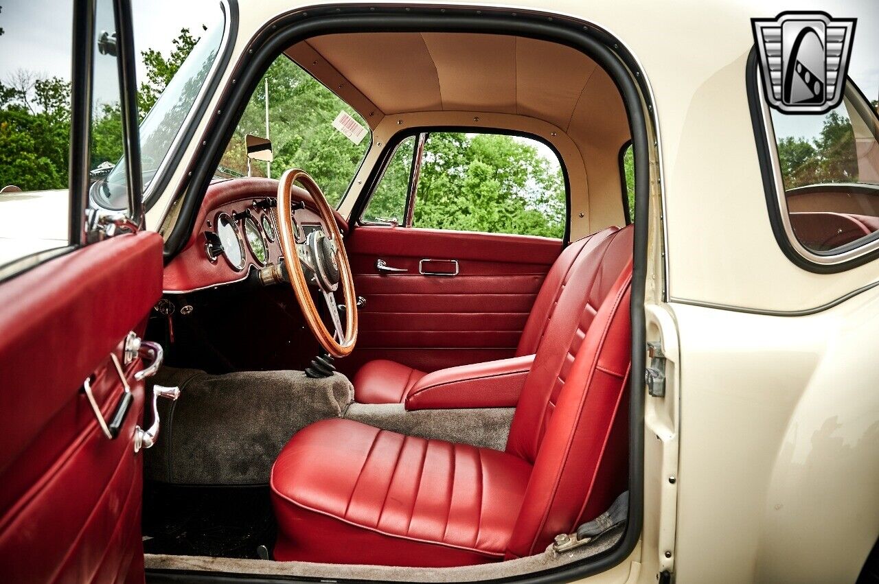 MG-MGA-1961-White-Red-3-10