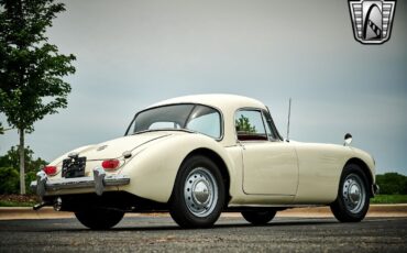 MG-MGA-1961-White-Red-3-6