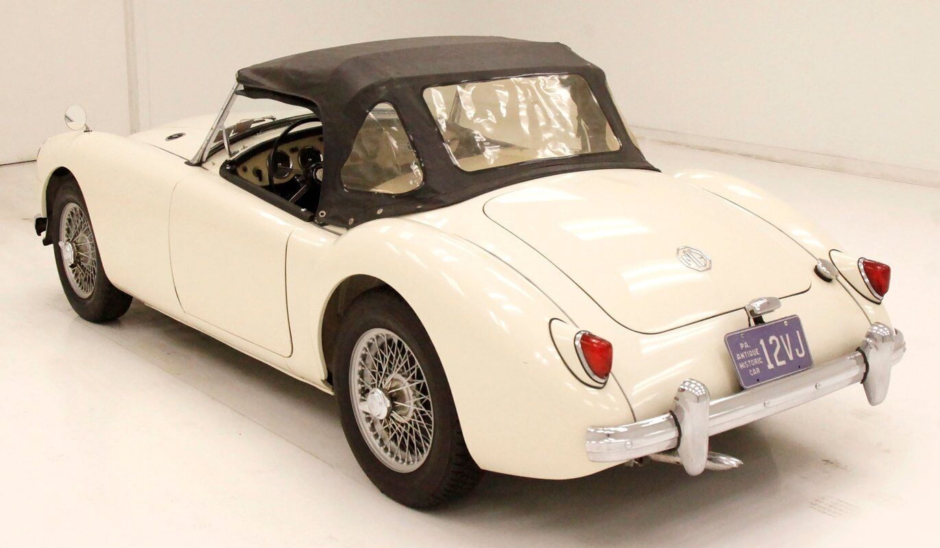 MG-MGA-Cabriolet-1958-White-Black-5884-5