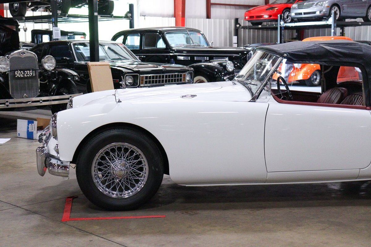 MG-MGA-Cabriolet-1958-White-Red-23054-9