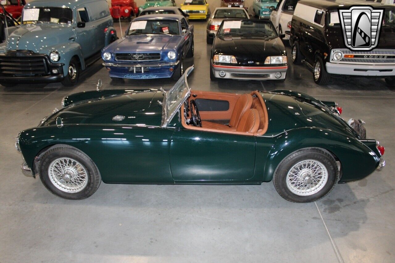 MG-MGA-Cabriolet-1960-Green-Tan-6997-3