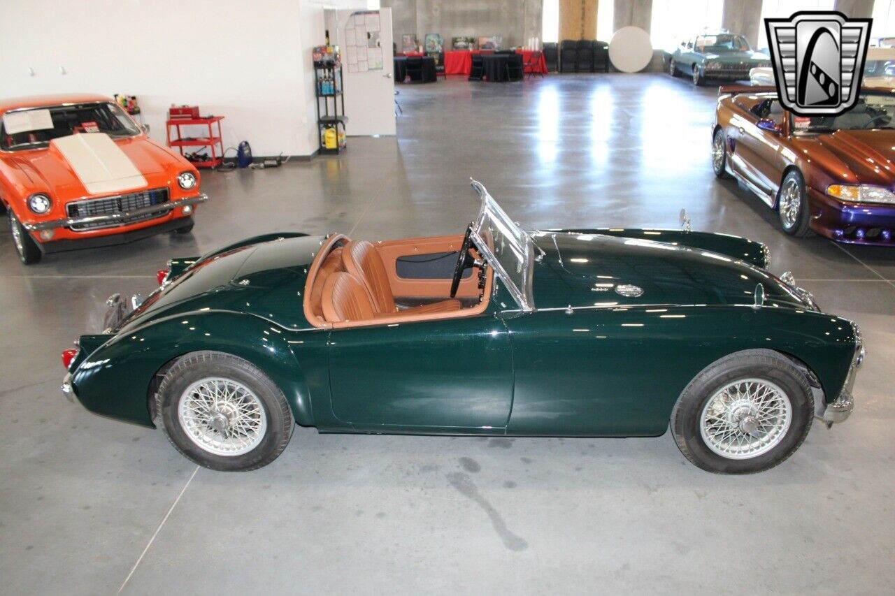 MG-MGA-Cabriolet-1960-Green-Tan-6997-7