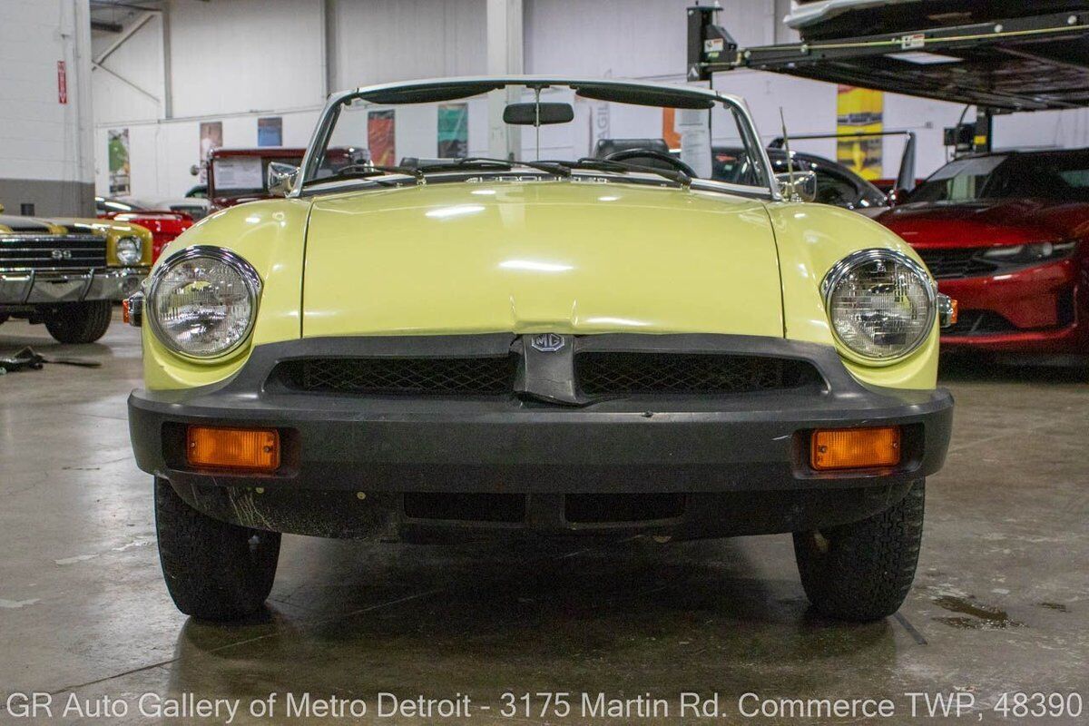 MG-MGB-1976-Yellow-Black-16316-11