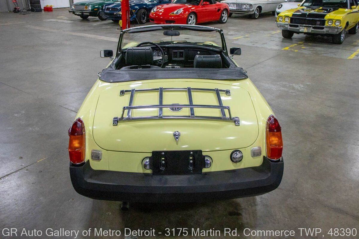 MG-MGB-1976-Yellow-Black-16316-4