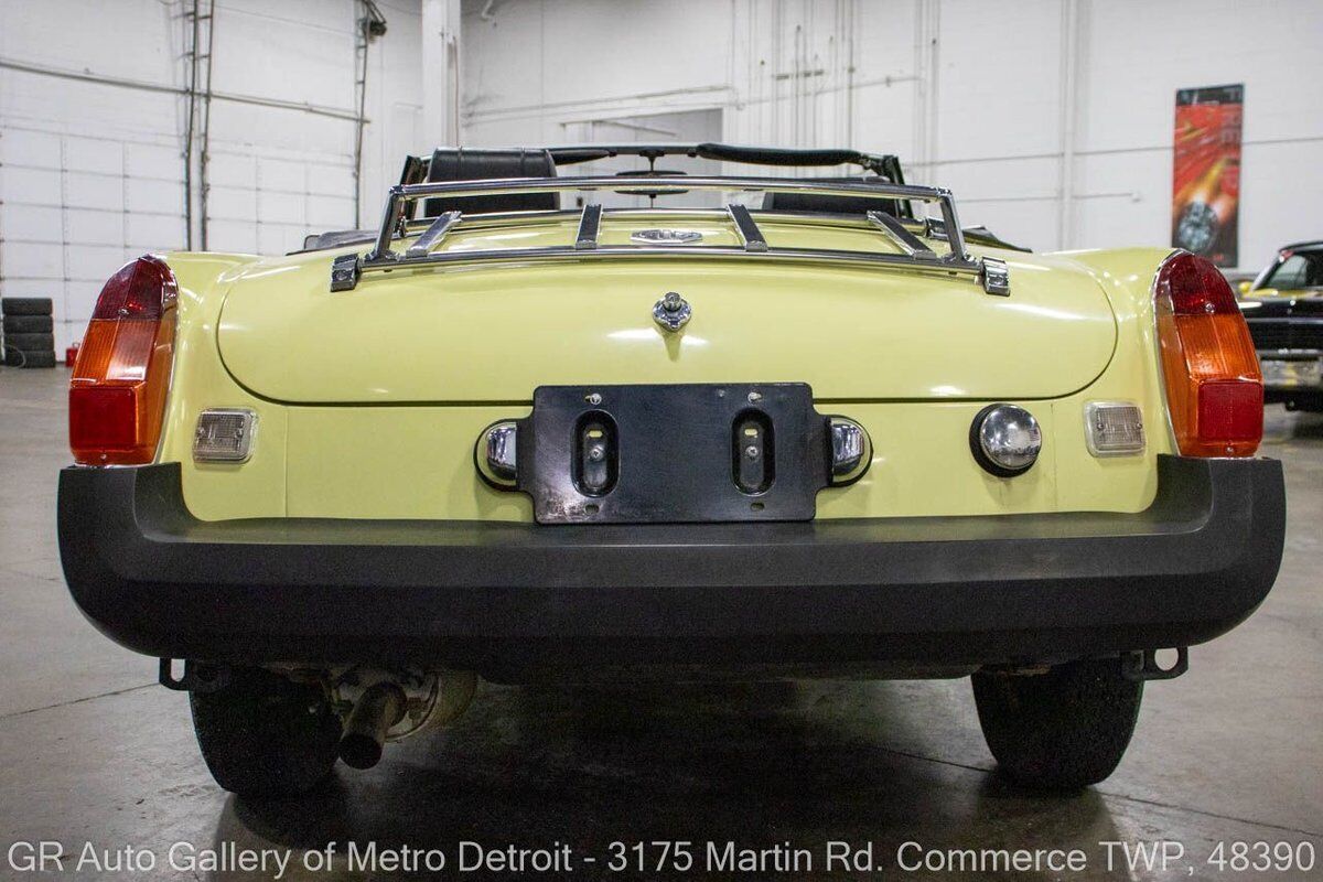 MG-MGB-1976-Yellow-Black-16316-5