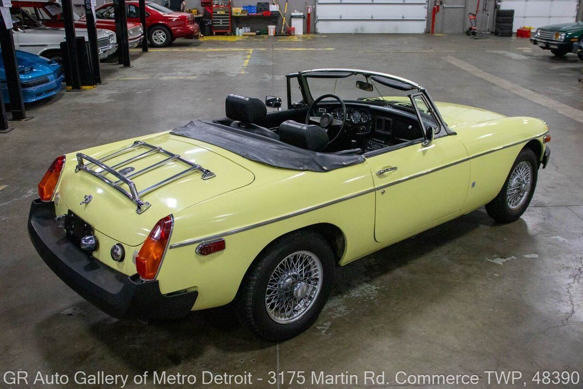 MG-MGB-1976-Yellow-Black-16316-6