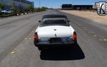 MG-MGB-1979-White-Black-14754-3