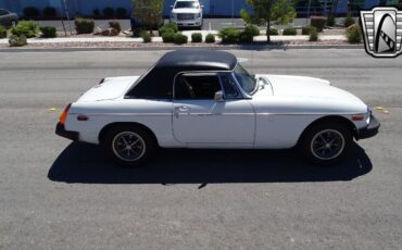 MG-MGB-1979-White-Black-14754-4