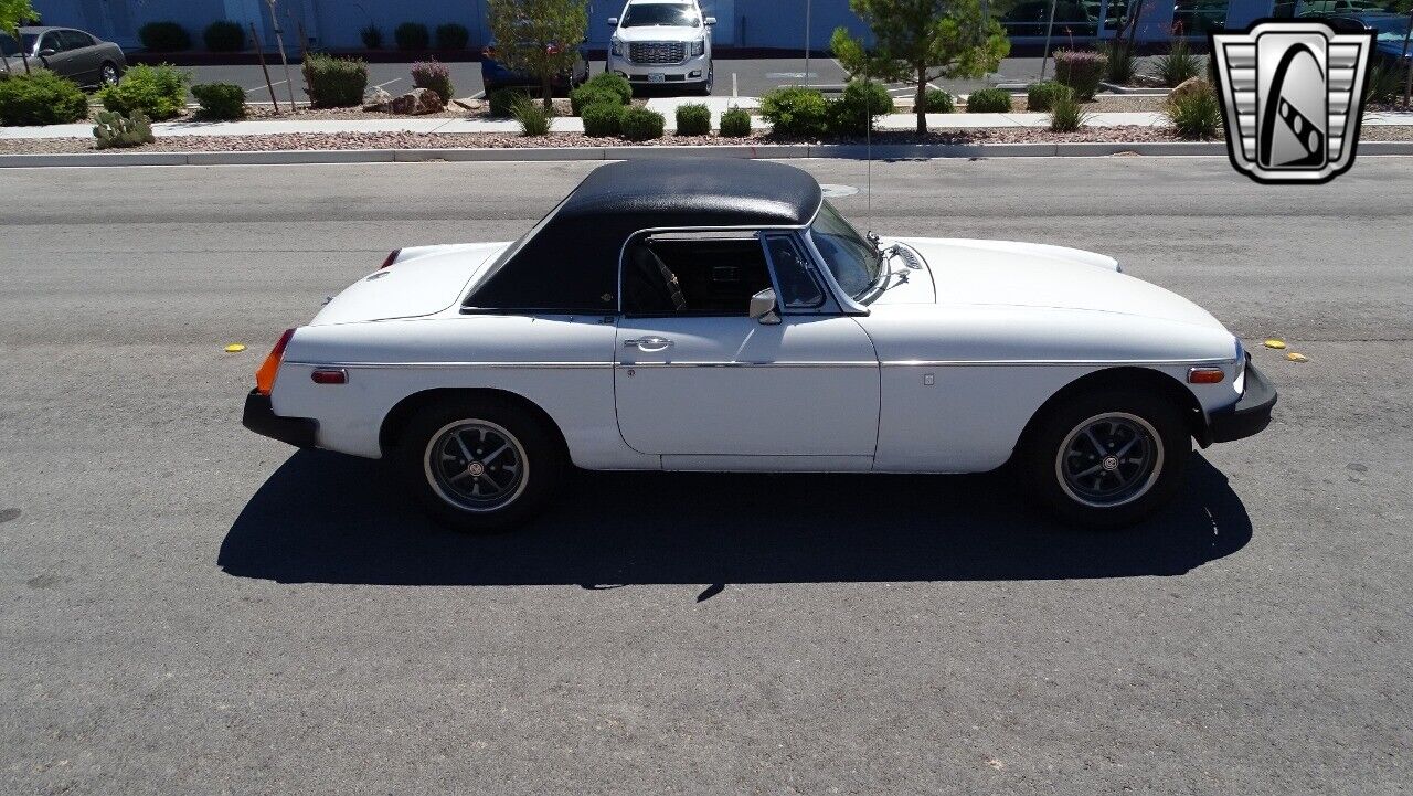 MG-MGB-1979-White-Black-14754-4