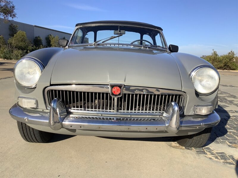 MG-MGB-Cabriolet-1964-Gray-Red-24058-2