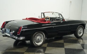 MG-MGB-Cabriolet-1967-Black-Red-32800-10